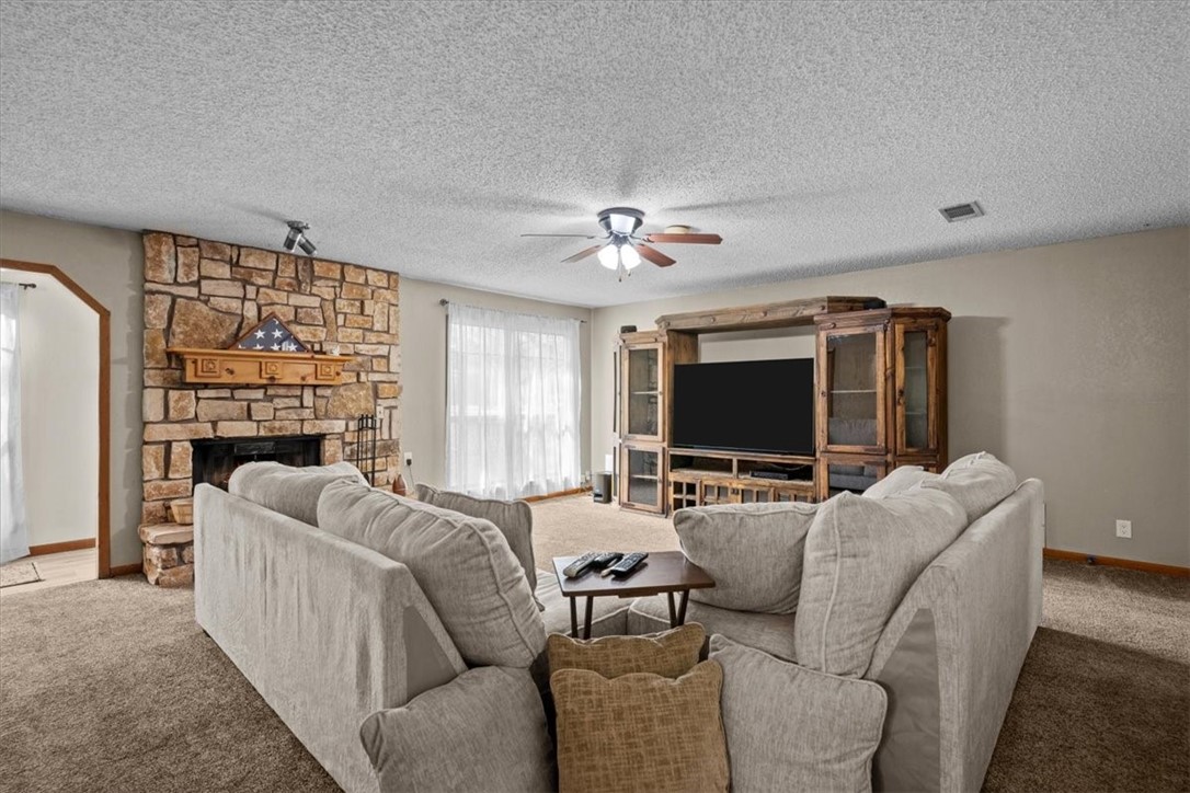 207 Quarter Horse Road, Whitney, Texas image 7
