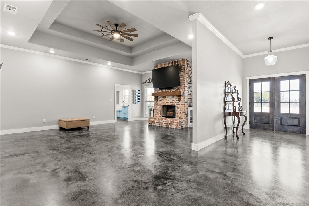 2483 Cr 303, Oglesby, Texas image 3
