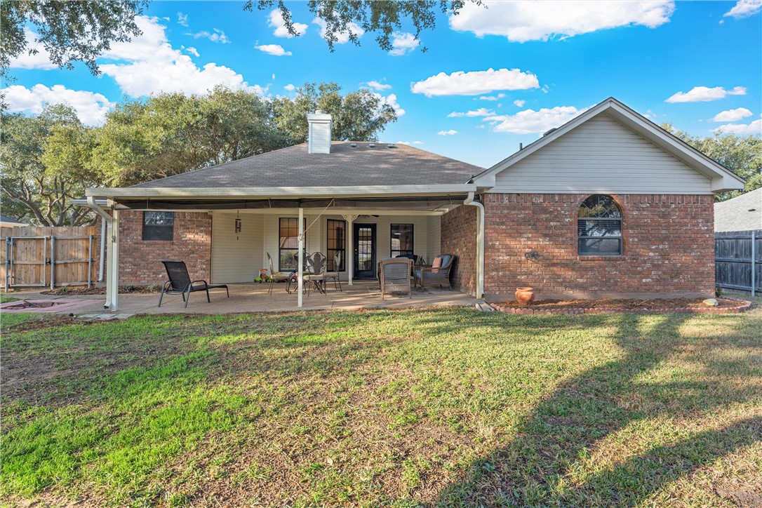 208 Fannin Drive, Hewitt, Texas image 14