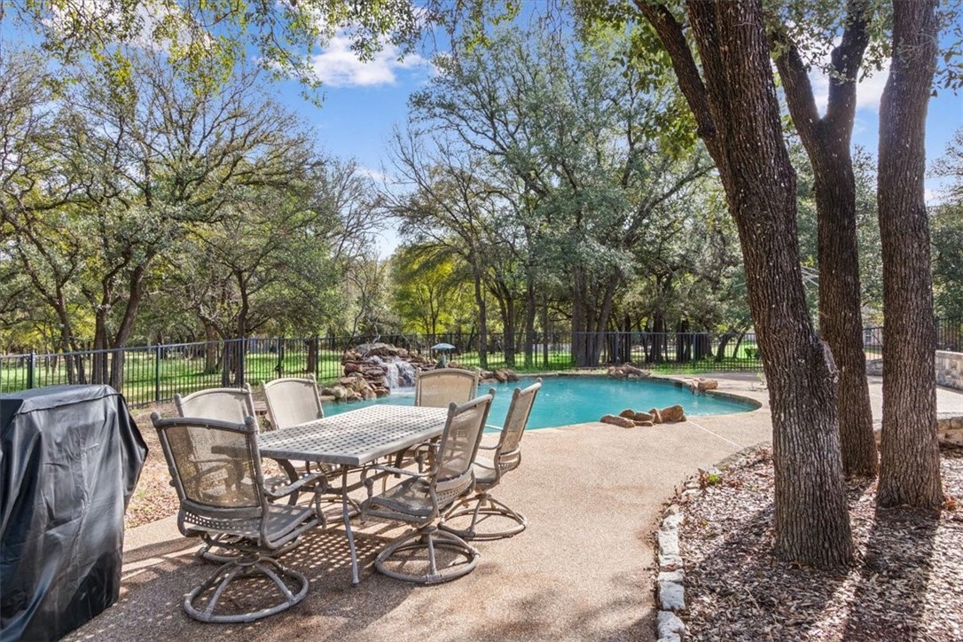 190 Winding Trail, Crawford, Texas image 29