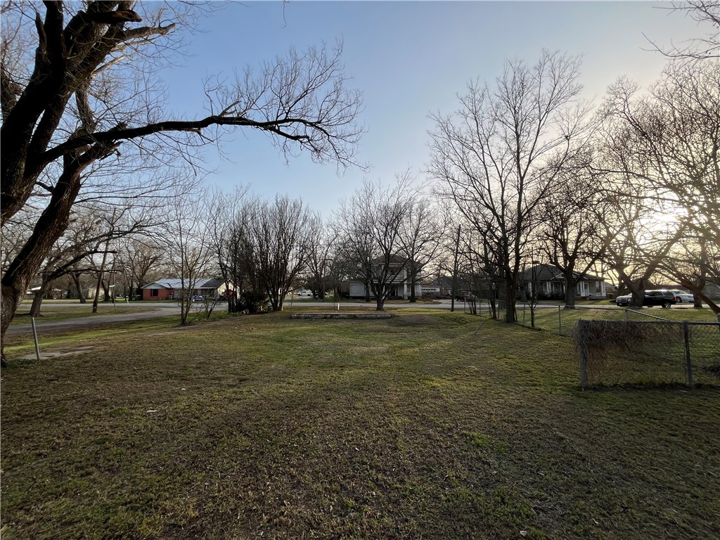 211 E Trinity Street, Groesbeck, Texas image 6