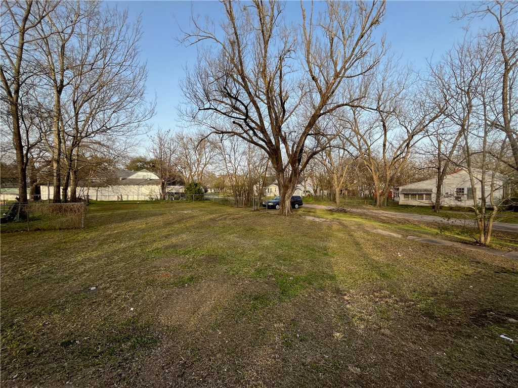 211 E Trinity Street, Groesbeck, Texas image 9