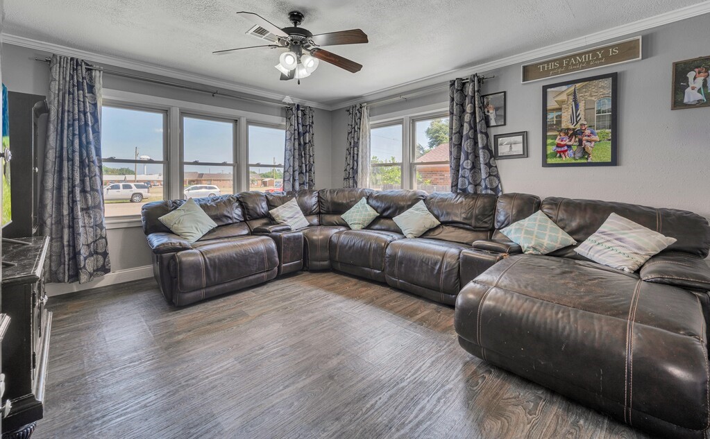 1506 W 6th Street, McGregor, Texas image 16