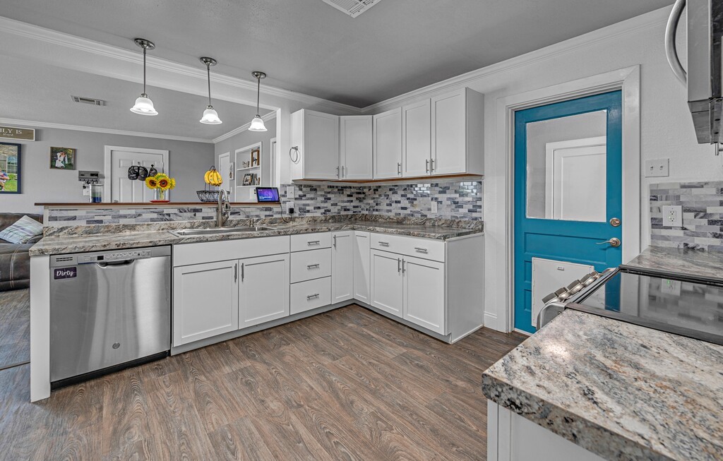 1506 W 6th Street, McGregor, Texas image 7
