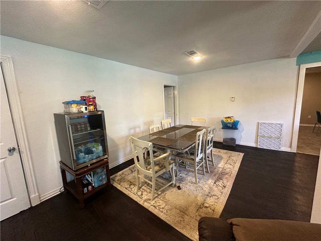 409 E Houston Street, Mexia, Texas image 6
