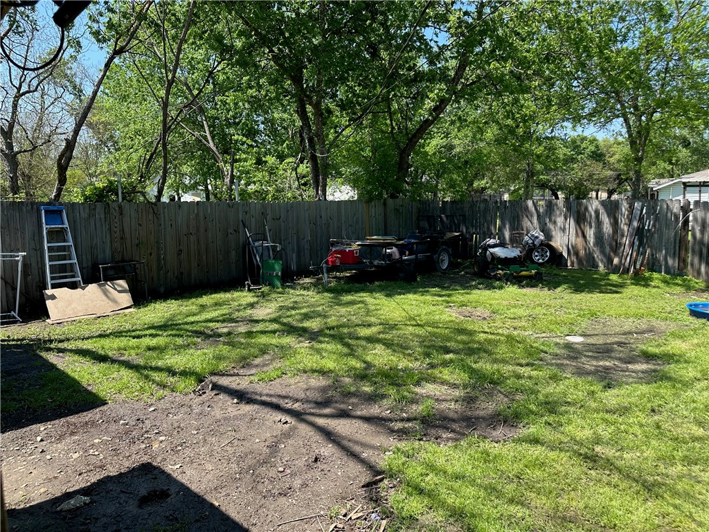 409 E Houston Street, Mexia, Texas image 26