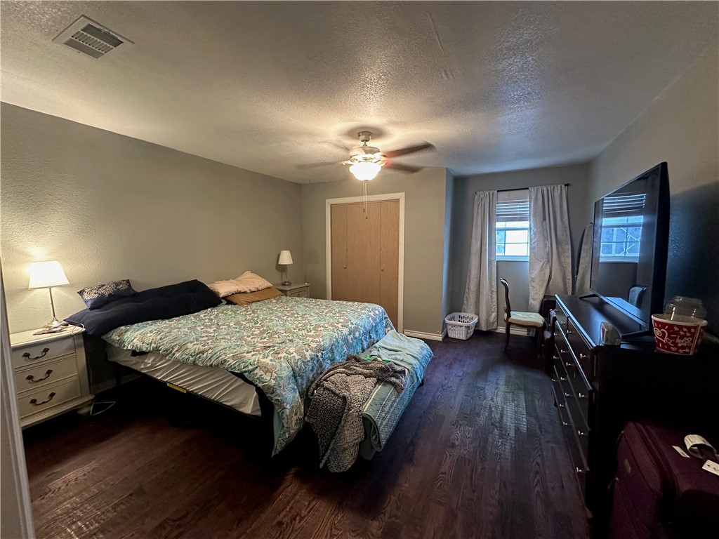 409 E Houston Street, Mexia, Texas image 17