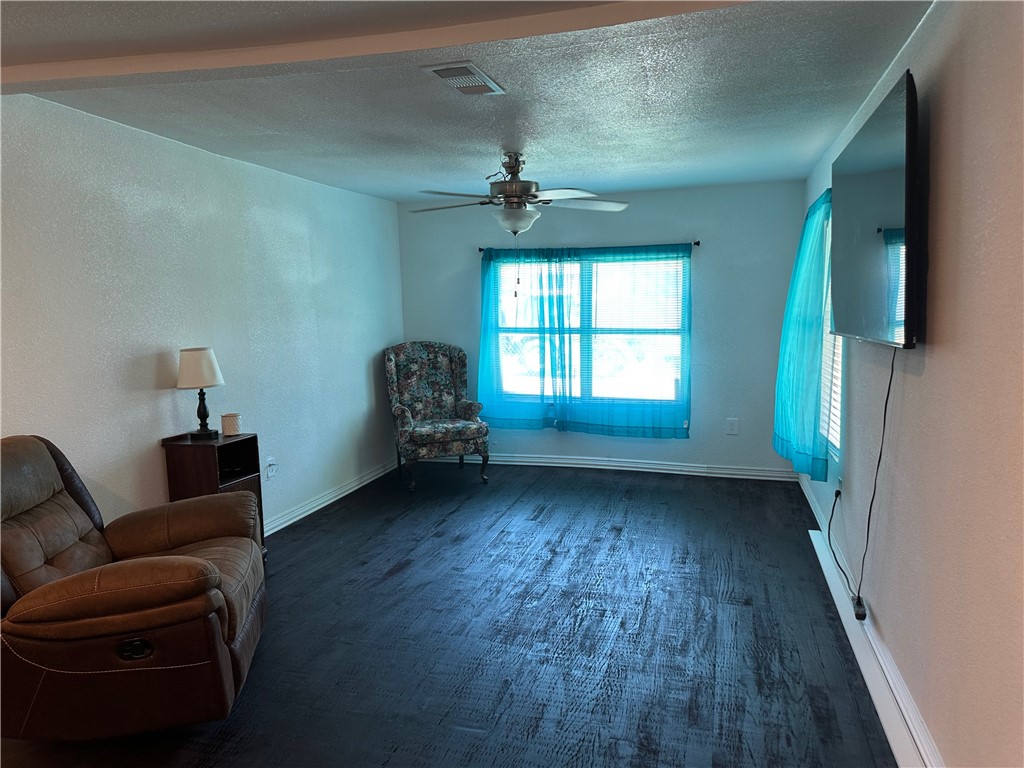 409 E Houston Street, Mexia, Texas image 3