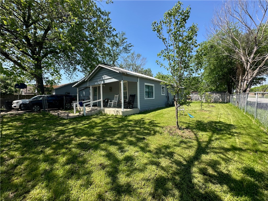 409 E Houston Street, Mexia, Texas image 30