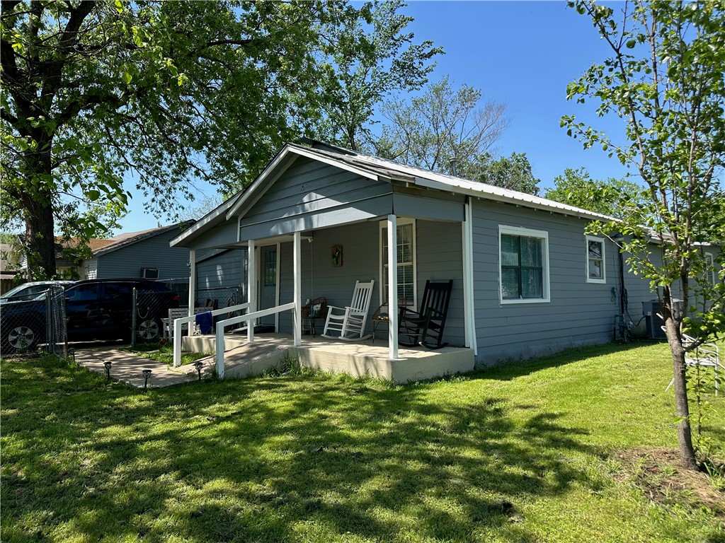 409 E Houston Street, Mexia, Texas image 31