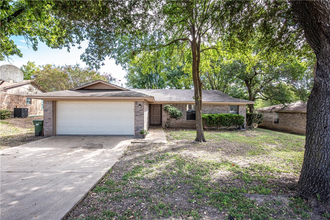 508 Rolling Hills Drive, Hewitt, Texas image 1