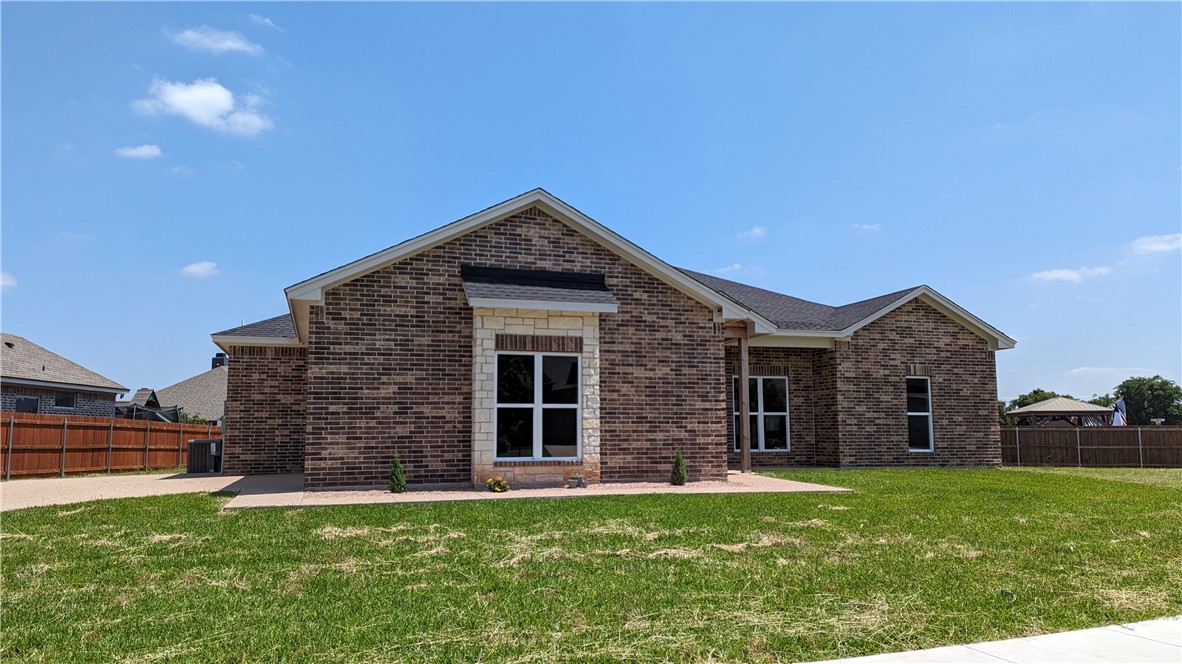 910 Cumberland Street, McGregor, Texas image 4