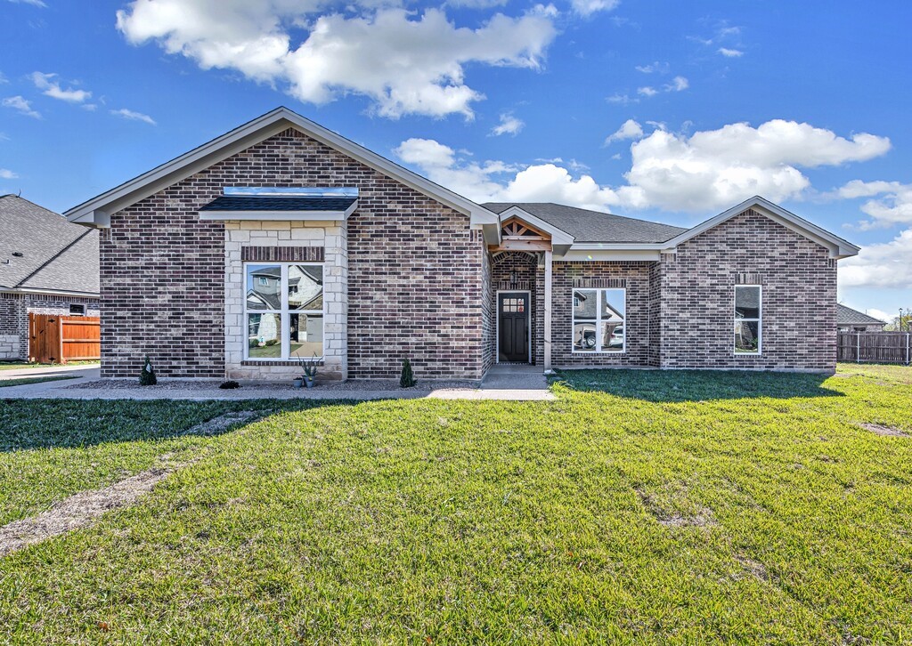 910 Cumberland Street, McGregor, Texas image 1