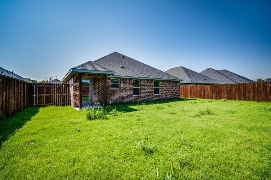 108 Randal Row, Corsicana, Texas image 2