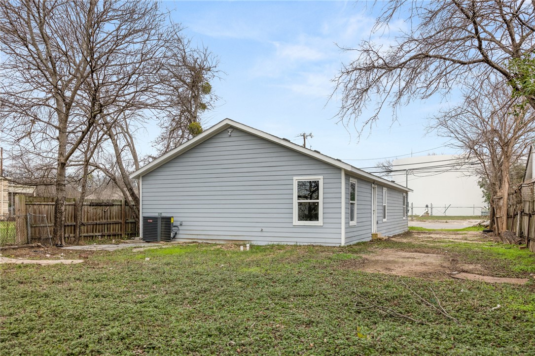 1130 Hogan Lane, Waco, Texas image 4