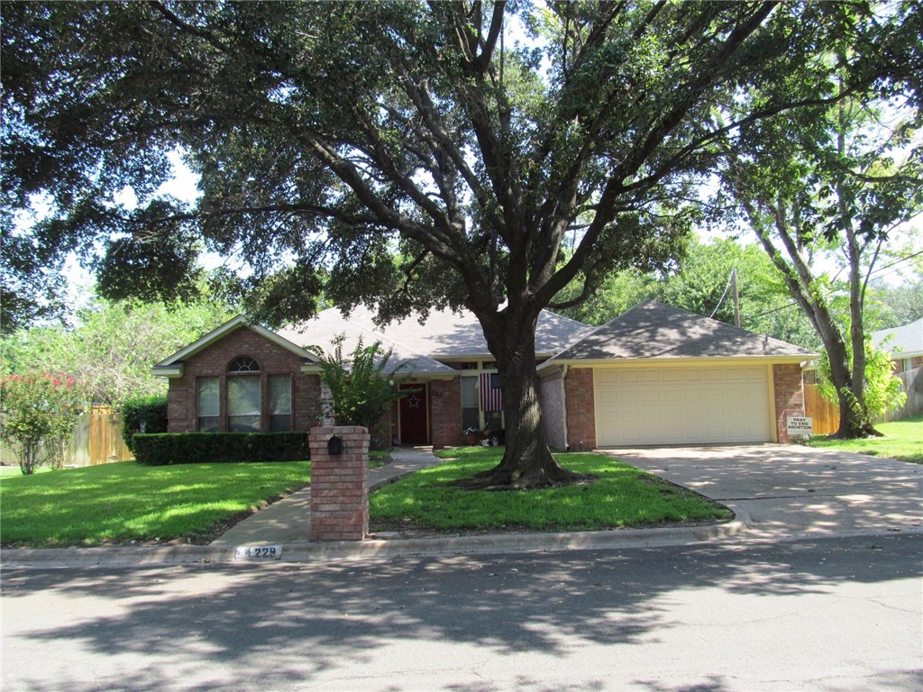 229 E Chapman Road, Hewitt, Texas image 1