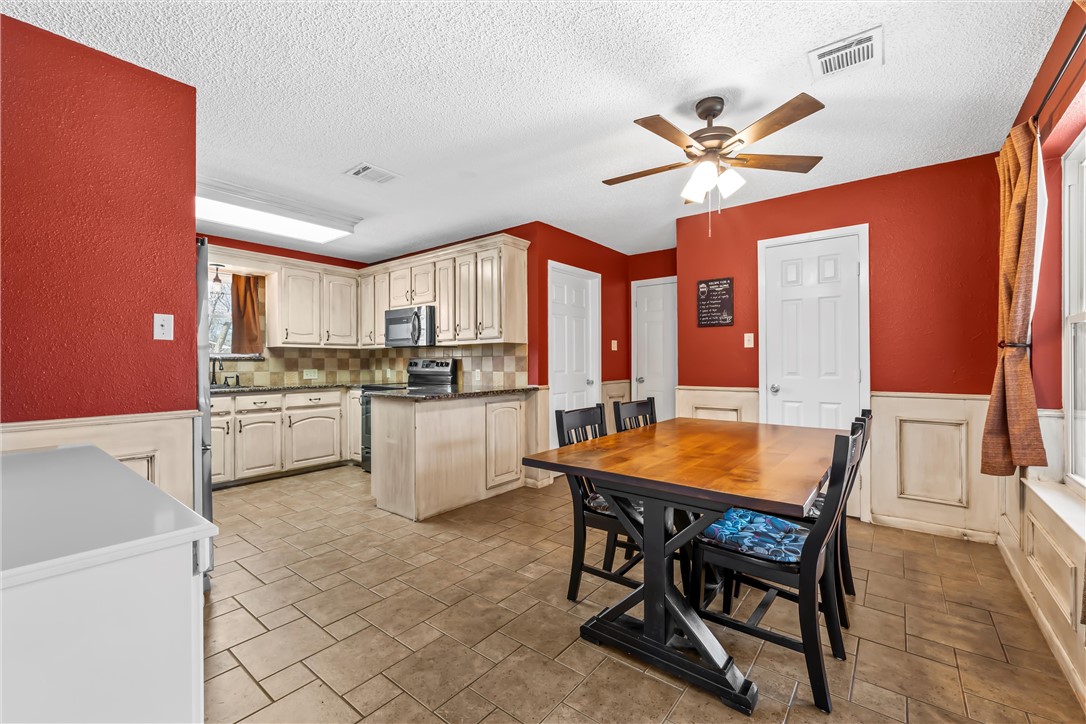 275 Parkhaven Drive, Woodway, Texas image 13