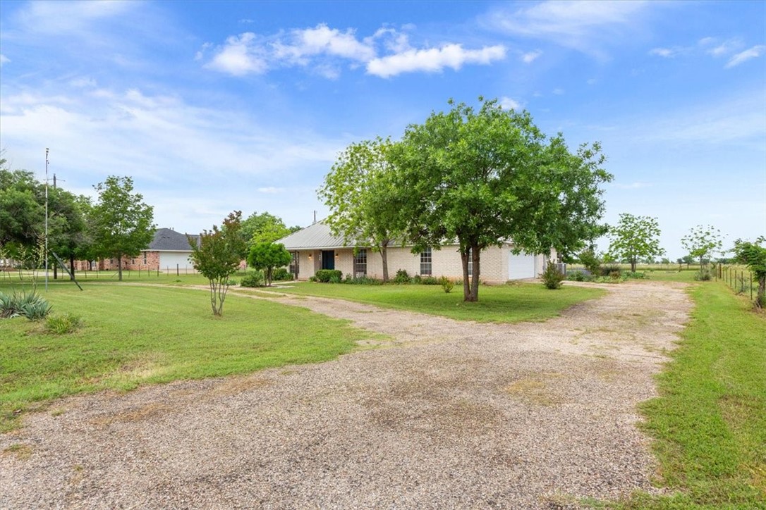 948 Middle Windsor Road, McGregor, Texas image 5