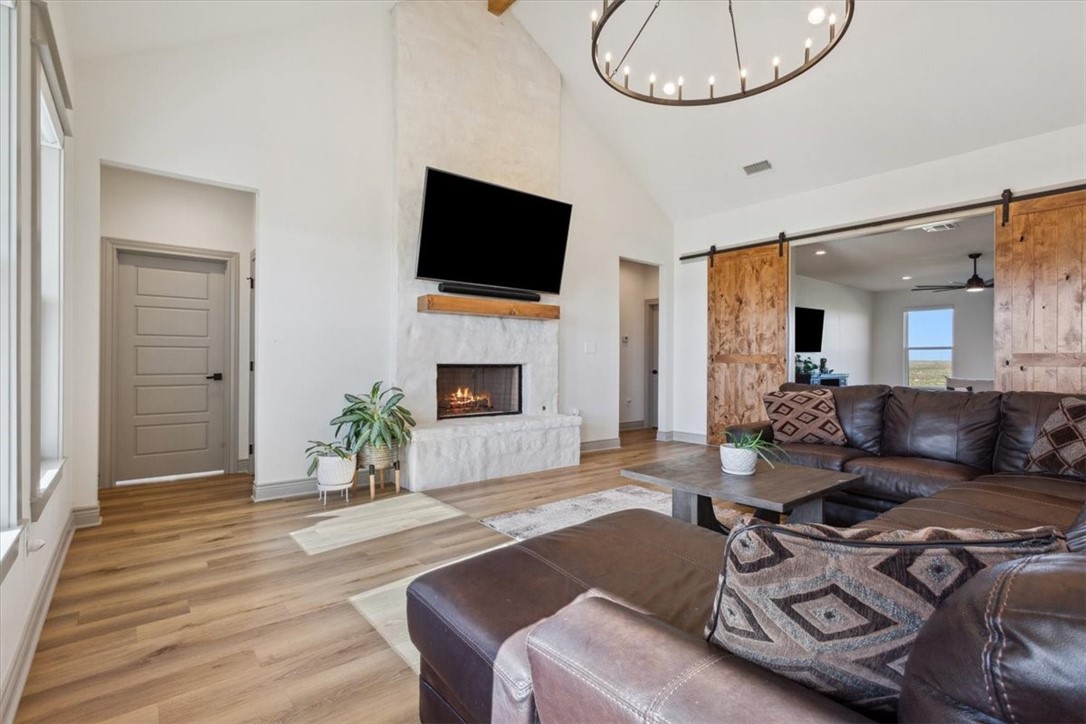 700 Willow Moon Ranch Road, Crawford, Texas image 10