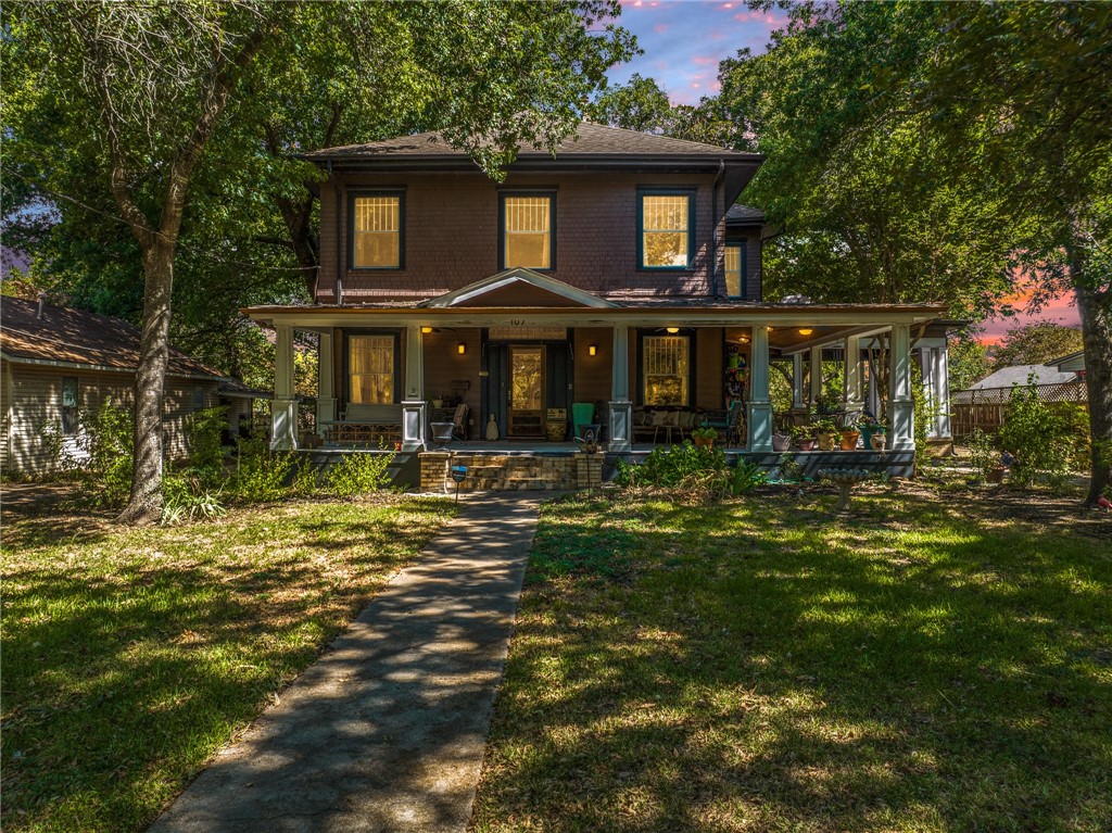 107 Corsicana Street, Hillsboro, Texas image 1