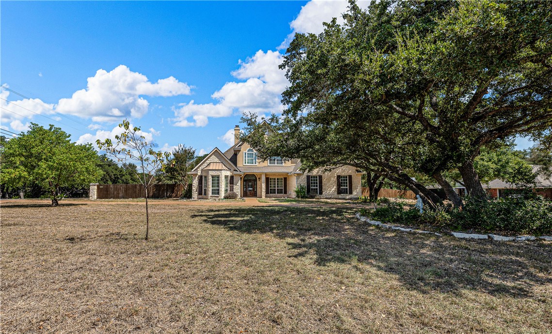 110 Woodbridge Circle, Crawford, Texas image 3