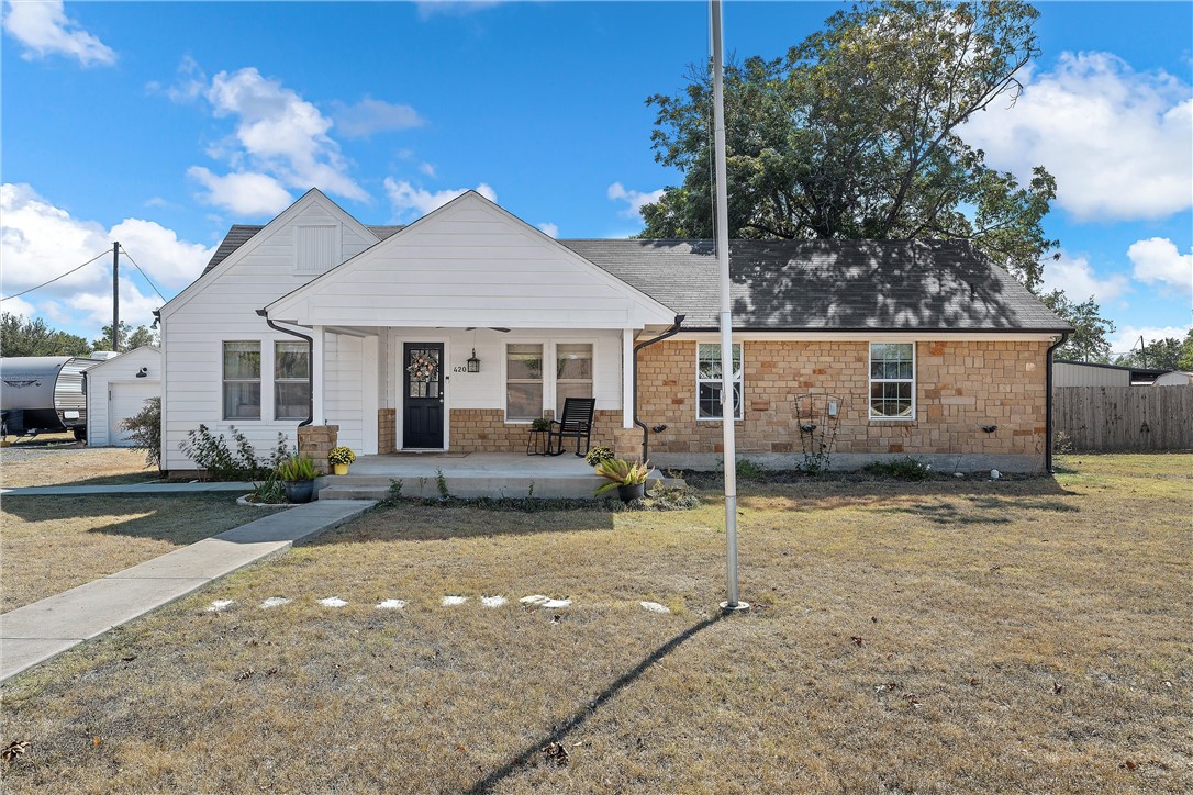 420 W 6th Street, Crawford, Texas image 1