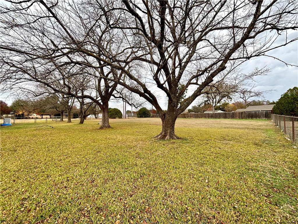 255 Cross Creek Road, McGregor, Texas image 37