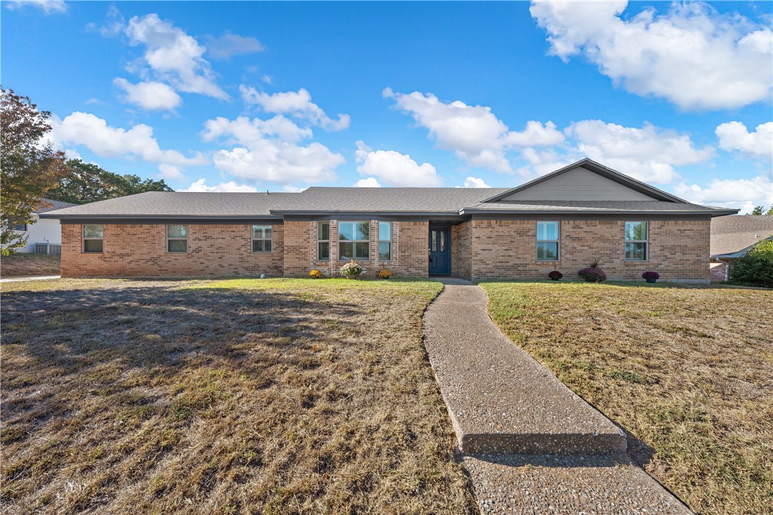 10013 Sandalwood Drive, Woodway, Texas image 1