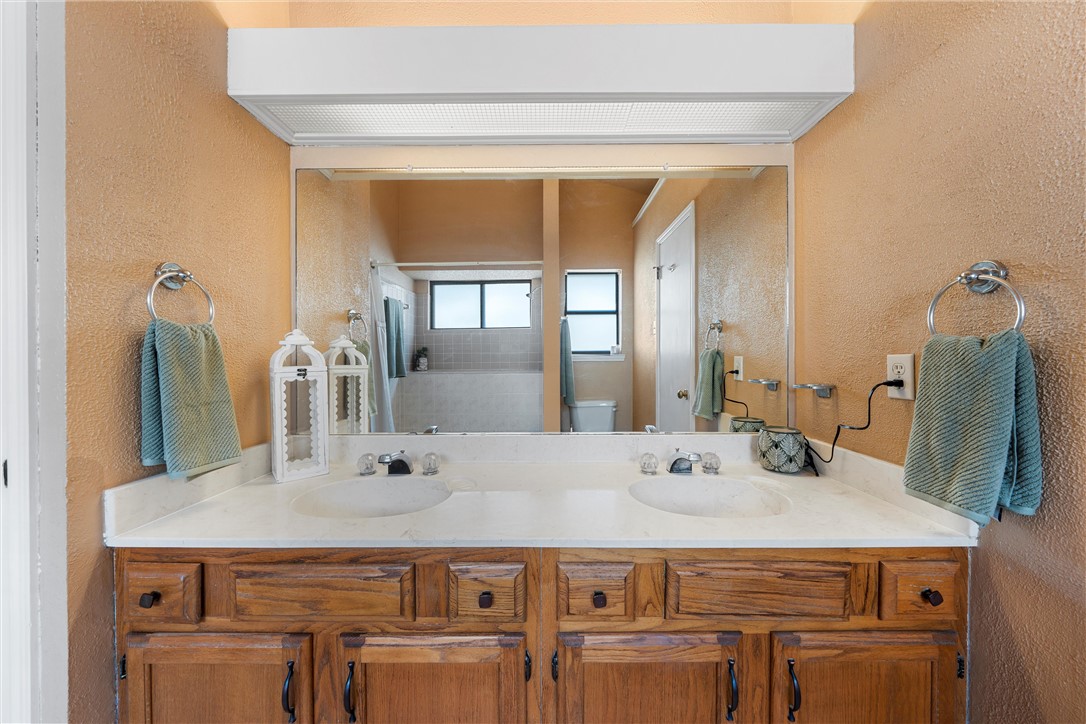 2100 Ruidosa Drive, Woodway, Texas image 21