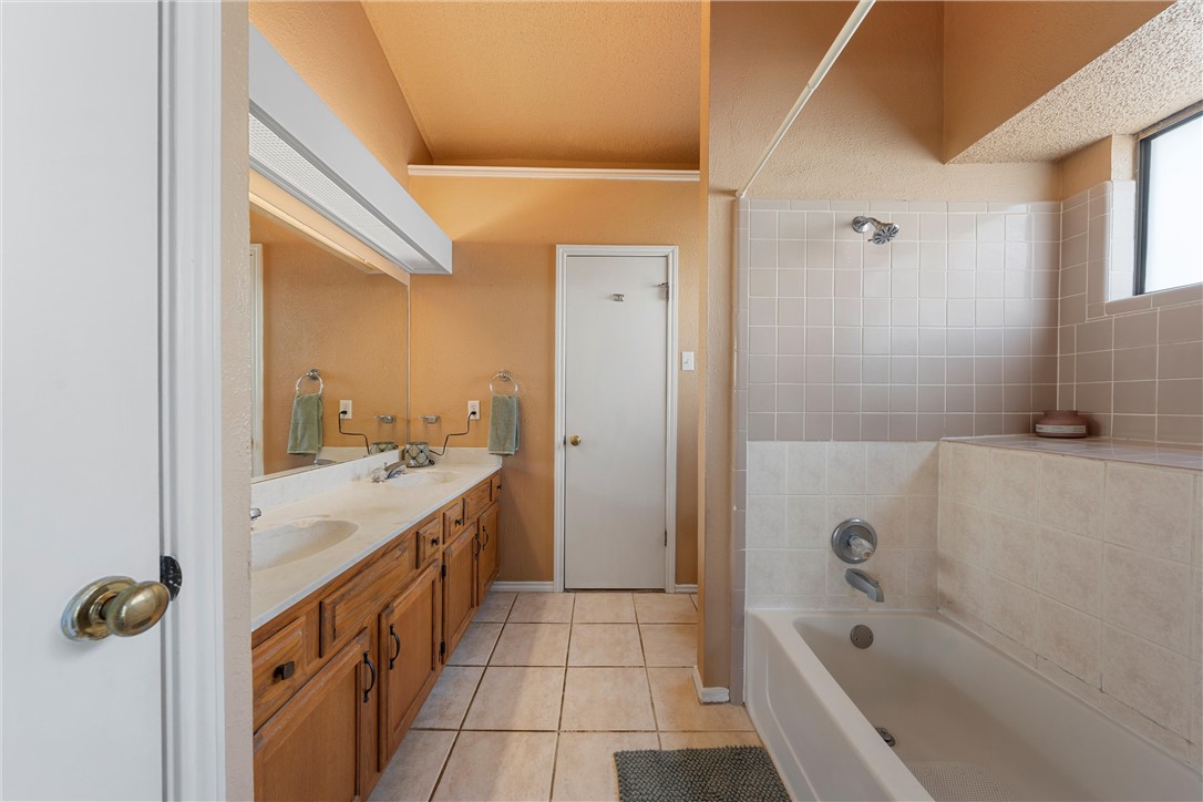 2100 Ruidosa Drive, Woodway, Texas image 20