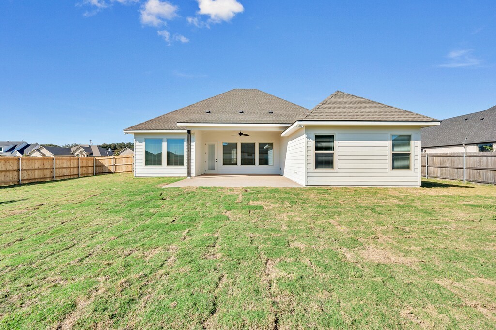 832 Day Star Drive, Hewitt, Texas image 47