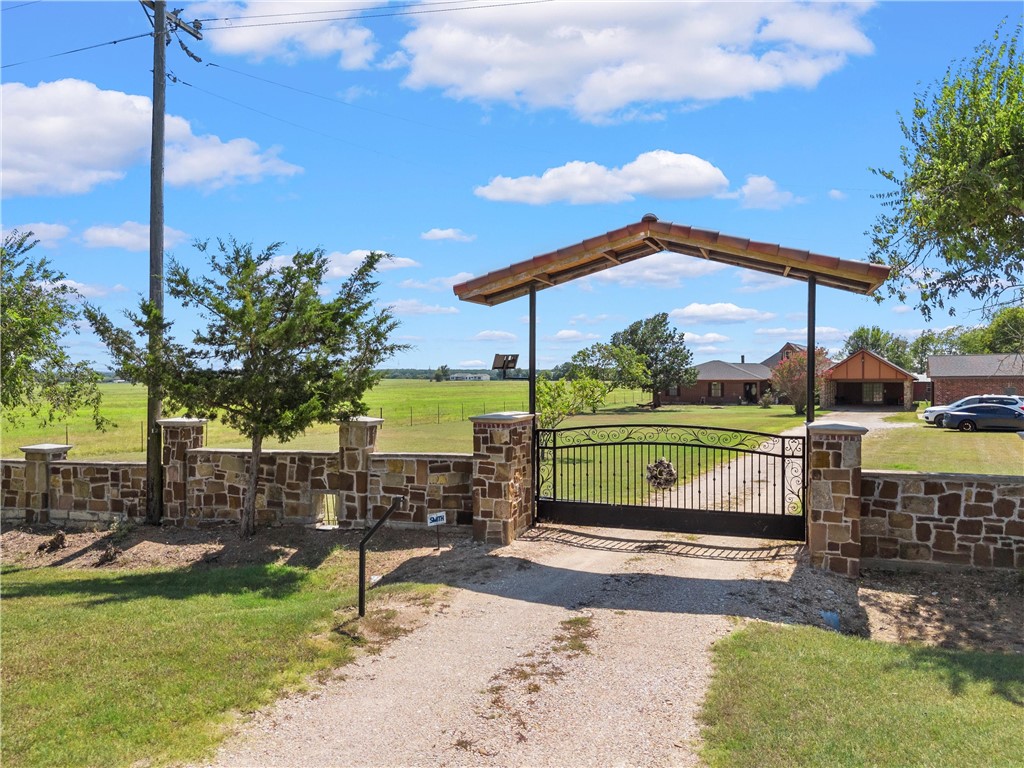 3433 W Tours Road, West, Texas image 4