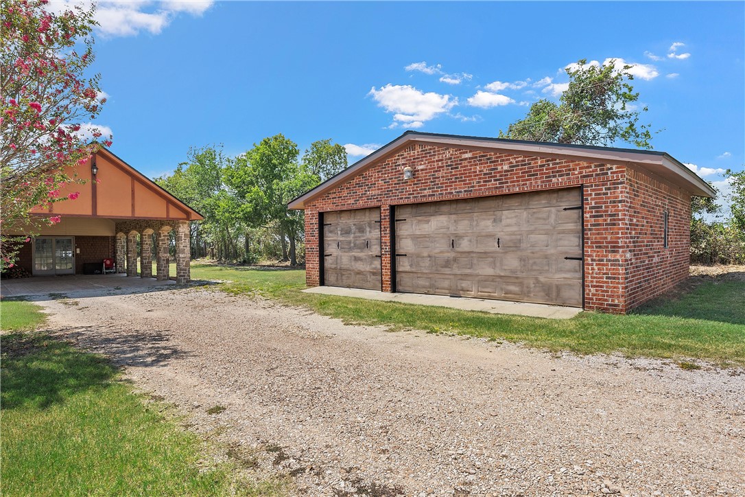 3433 W Tours Road, West, Texas image 10