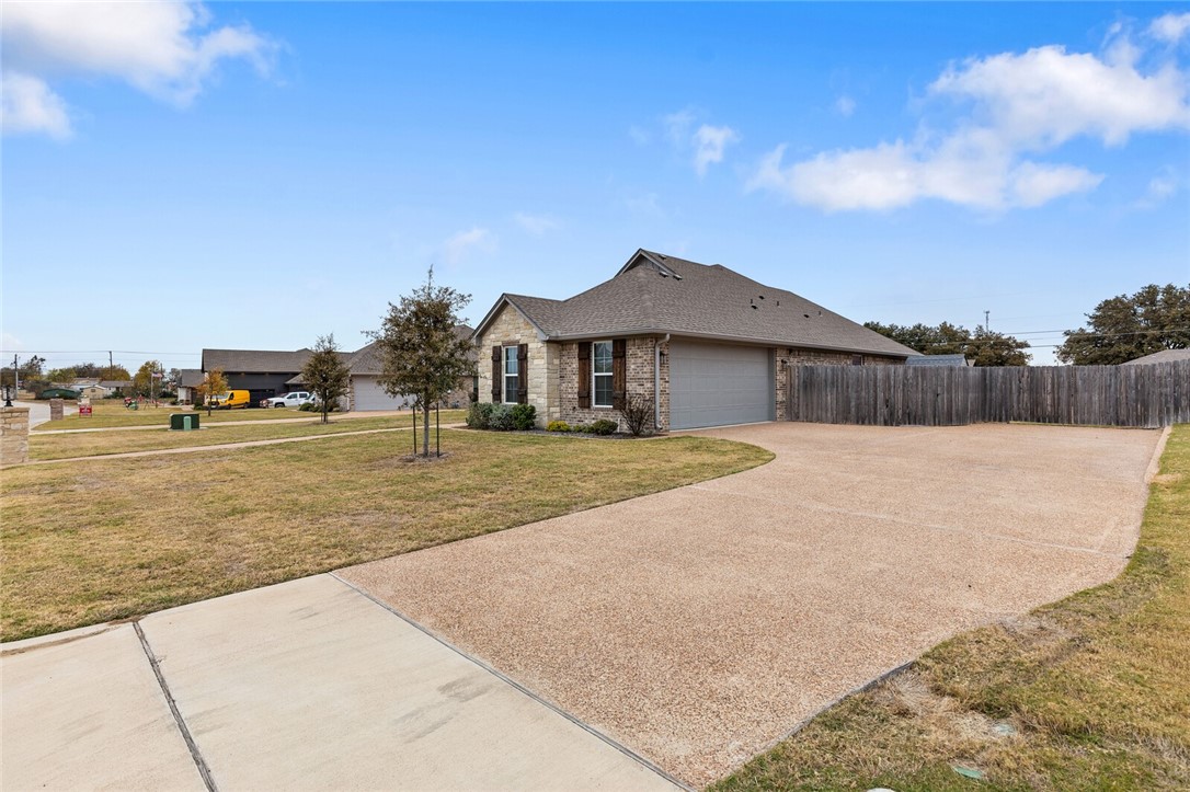 212 Fox Run Lane, Waco, Texas image 4