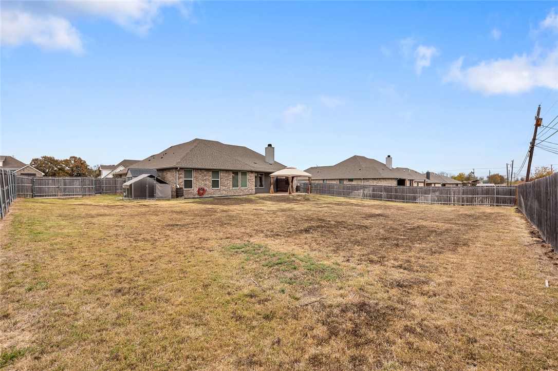 212 Fox Run Lane, Waco, Texas image 38