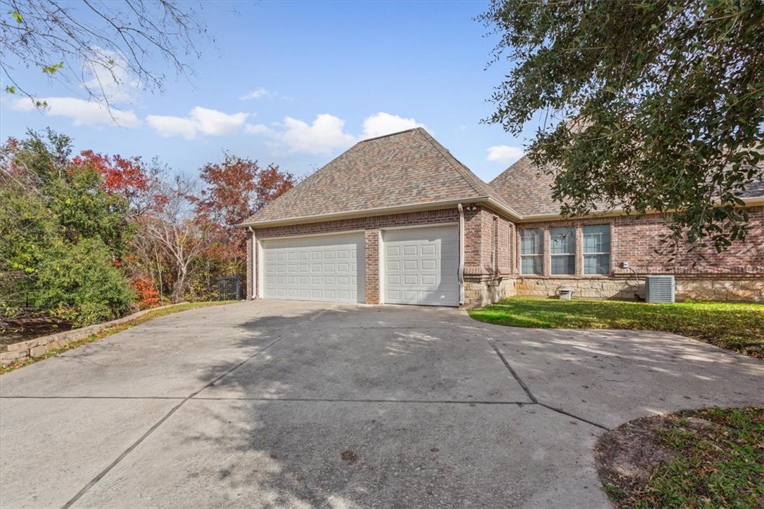 1257 Dominion Oaks Drive, China Spring, Texas image 3