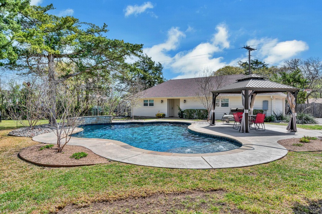 903 Arlington Drive, Woodway, Texas image 45