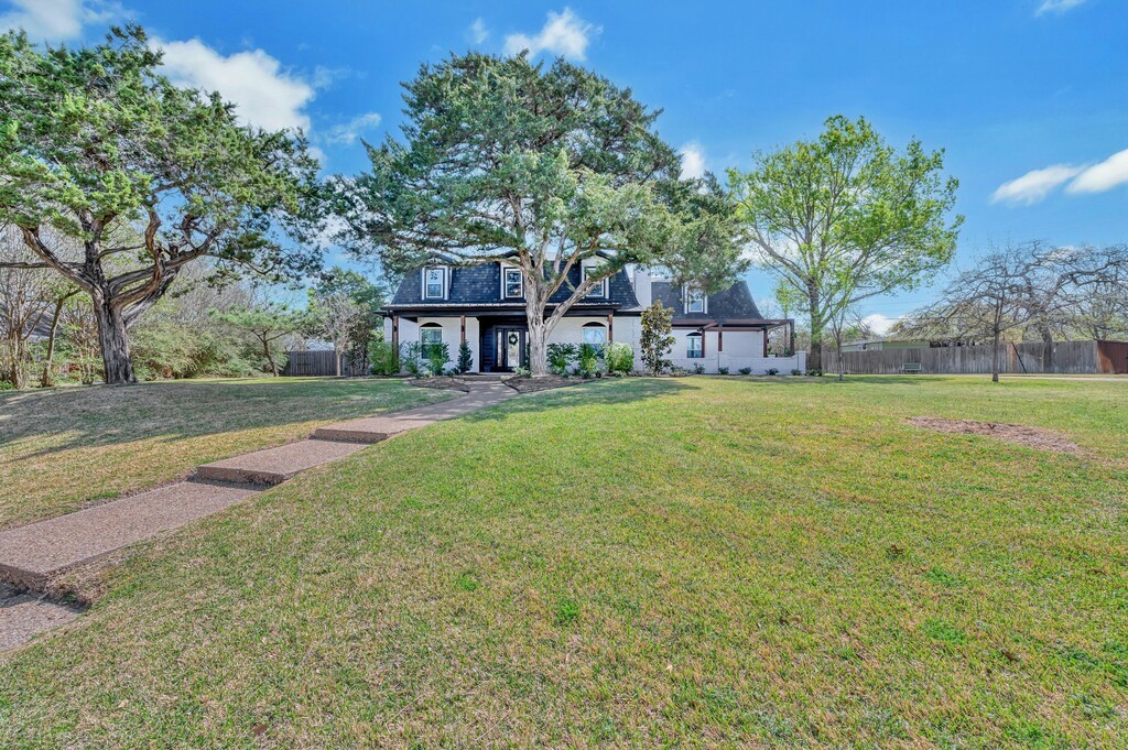 903 Arlington Drive, Woodway, Texas image 1