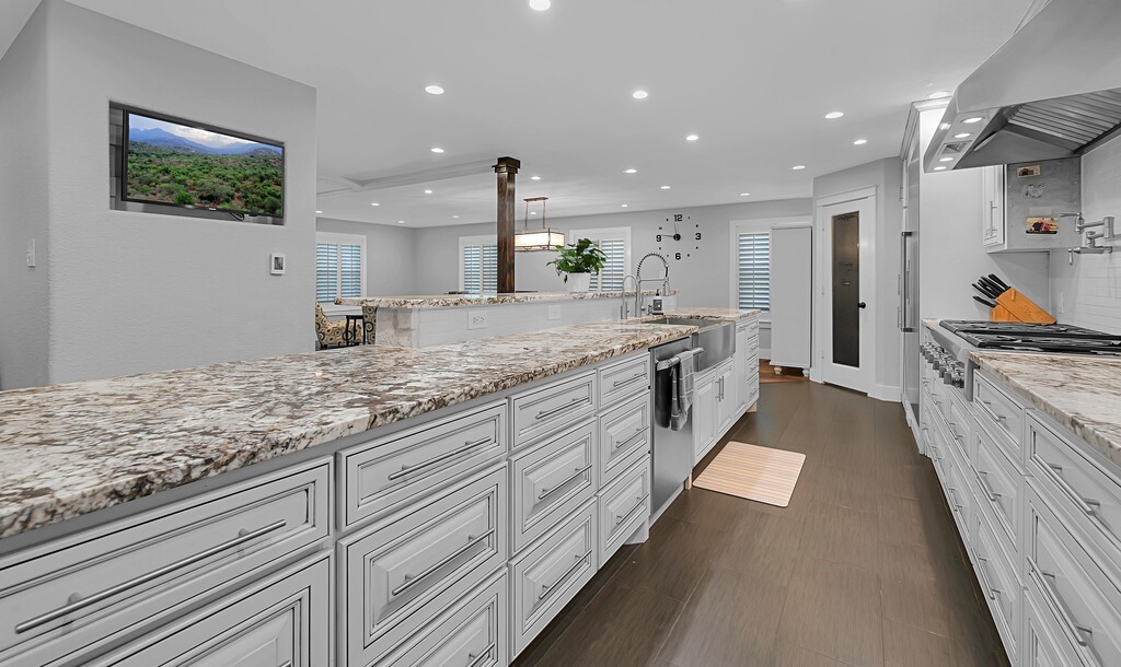 903 Arlington Drive, Woodway, Texas image 12