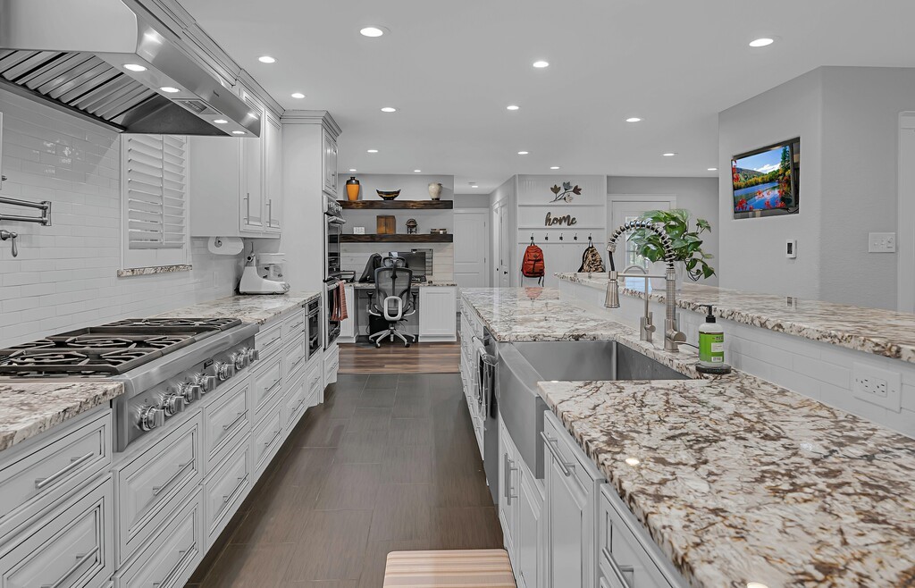 903 Arlington Drive, Woodway, Texas image 10