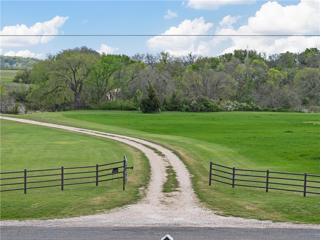 534 Mcgregor South Loop, McGregor, Texas image 3