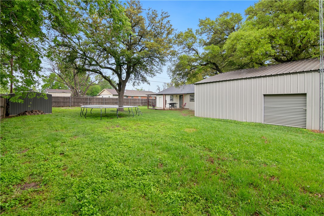 6864 Golinda Drive, Lorena, Texas image 25