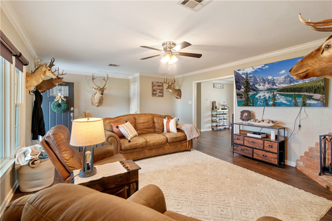 6864 Golinda Drive, Lorena, Texas image 8