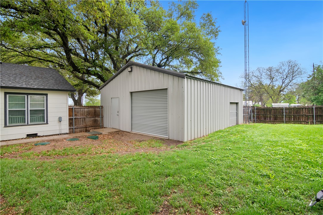 6864 Golinda Drive, Lorena, Texas image 26