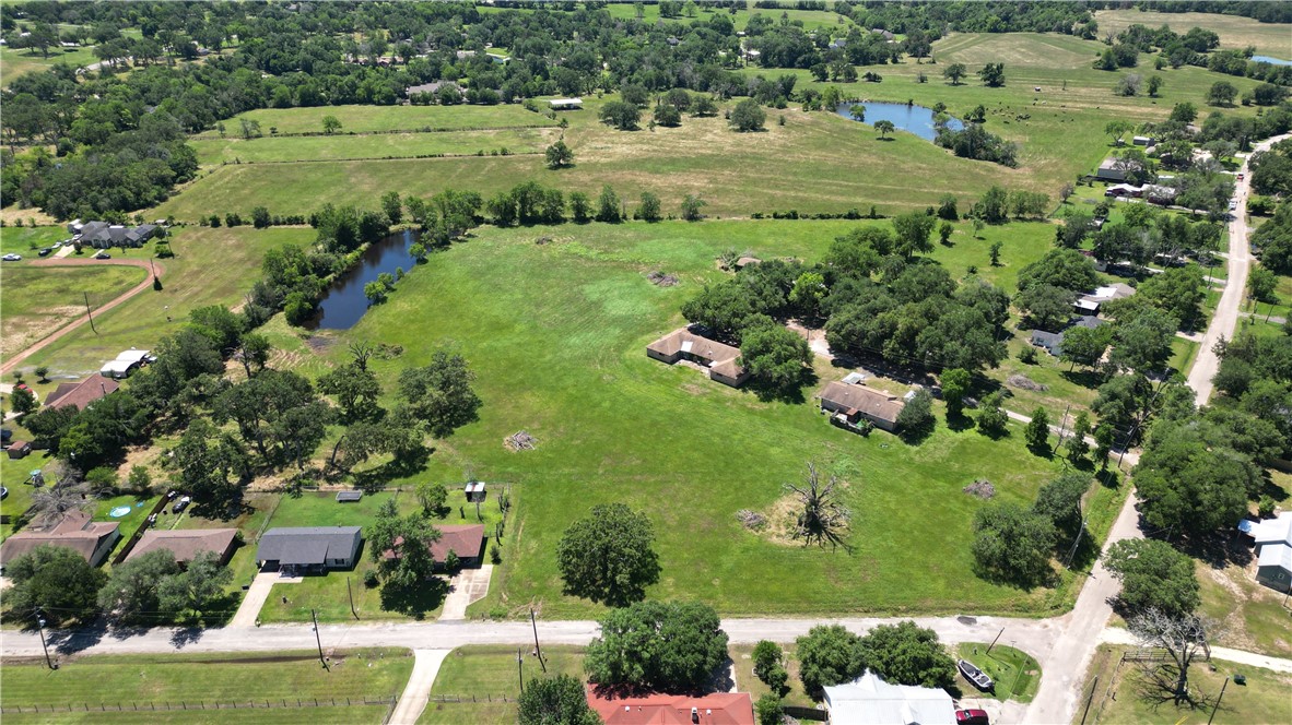 4 W Manning Lane, Madisonville, Texas image 9