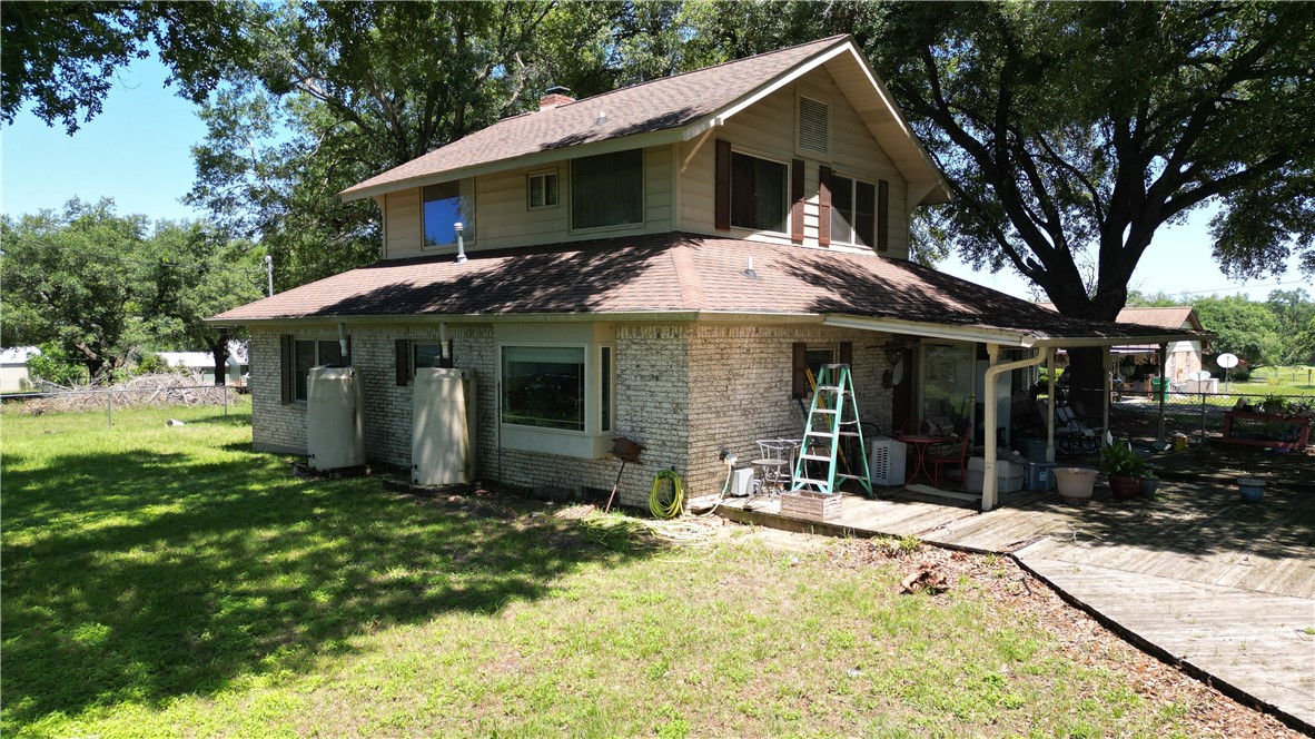 4 W Manning Lane, Madisonville, Texas image 3