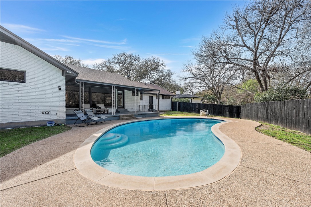 2309 Wooded Acres Drive, Waco, Texas image 32