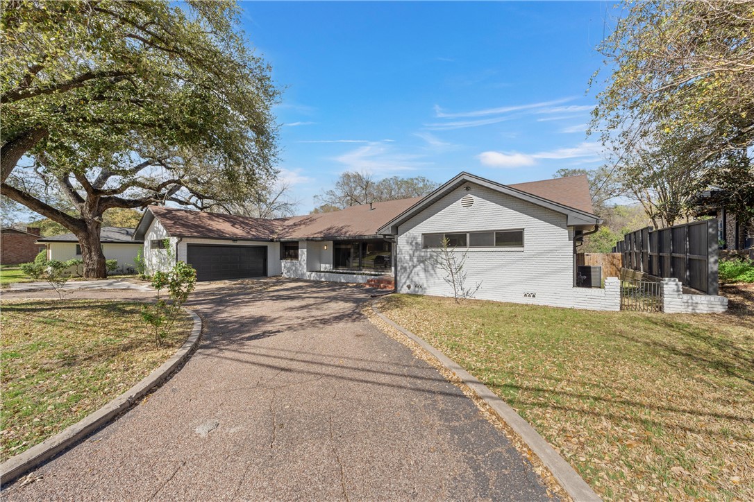 2309 Wooded Acres Drive, Waco, Texas image 24