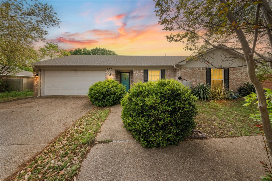237 Westhill Drive, Hewitt, Texas image 1