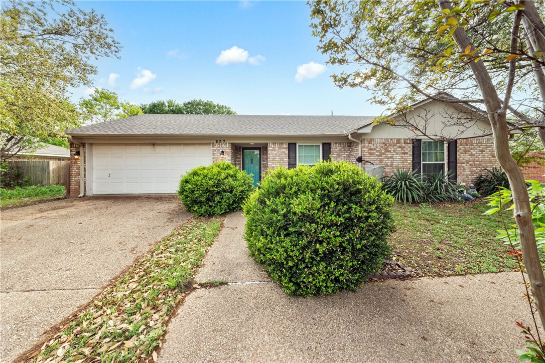 237 Westhill Drive, Hewitt, Texas image 2